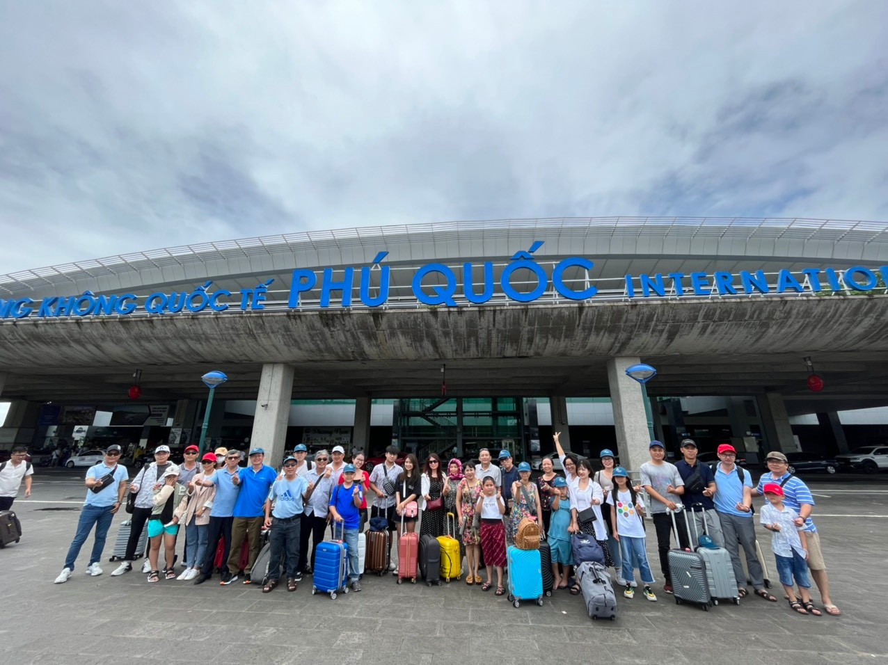 Phú Quốc nắng đẹp: Người vui, người tiếc hùi hụi vì chia tay đảo